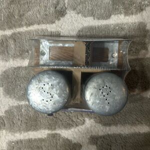 New salt and paper shaker